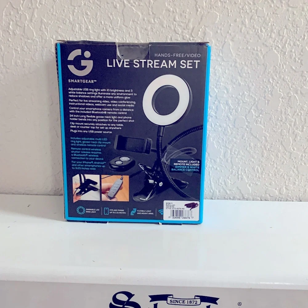 Live stream set🔥 - Picture 2 of 4